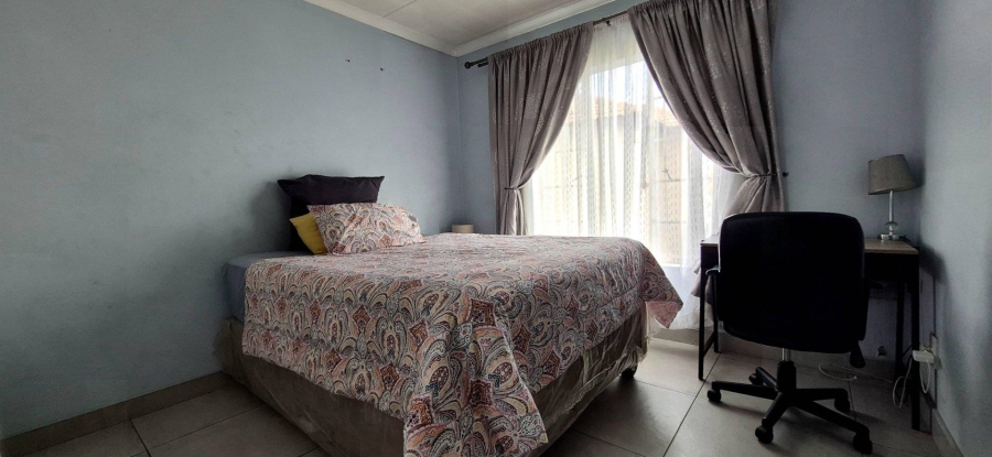 2 Bedroom Property for Sale in Buccleuch Gauteng