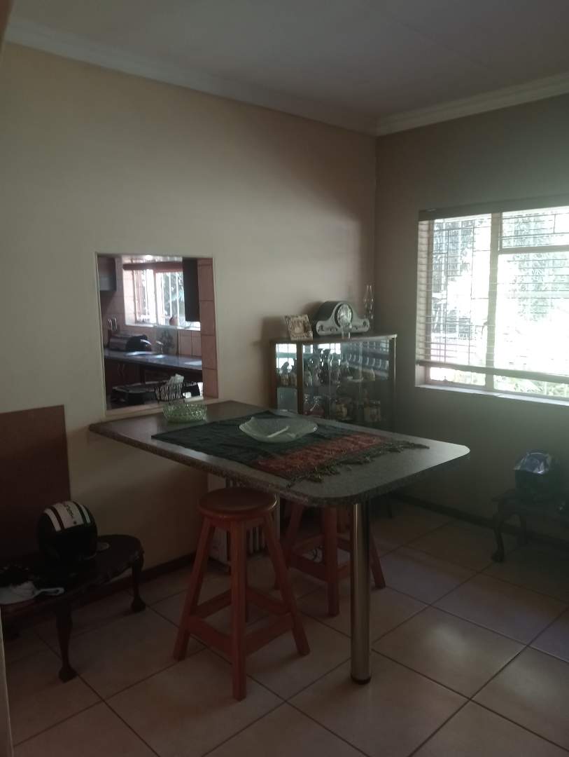 3 Bedroom Property for Sale in La Montagne Gauteng