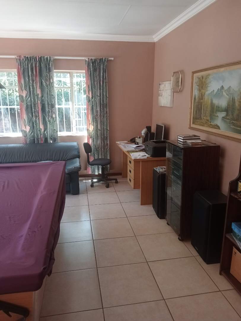 3 Bedroom Property for Sale in La Montagne Gauteng