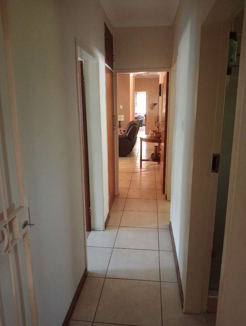 3 Bedroom Property for Sale in La Montagne Gauteng