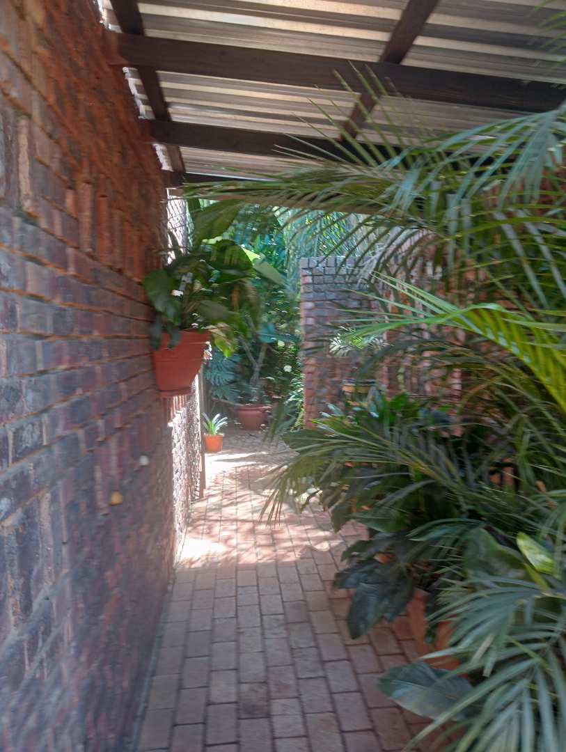 3 Bedroom Property for Sale in La Montagne Gauteng