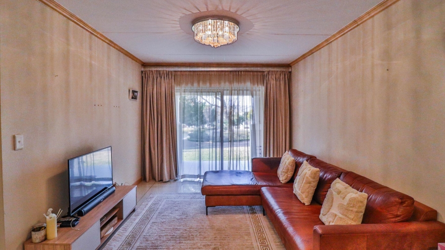 2 Bedroom Property for Sale in Broadacres Gauteng