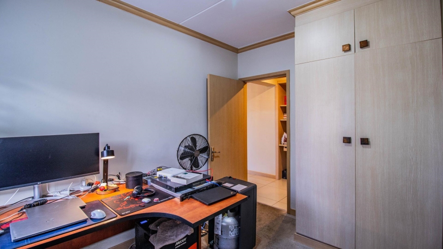 2 Bedroom Property for Sale in Broadacres Gauteng