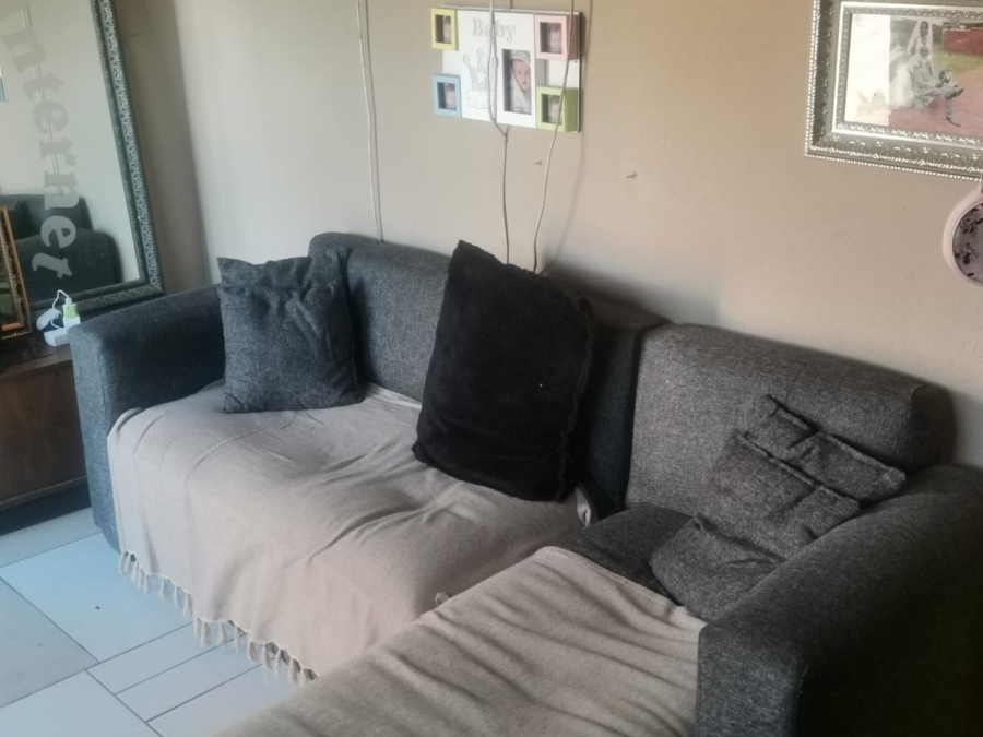 1 Bedroom Property for Sale in Olievenhoutbosch Gauteng