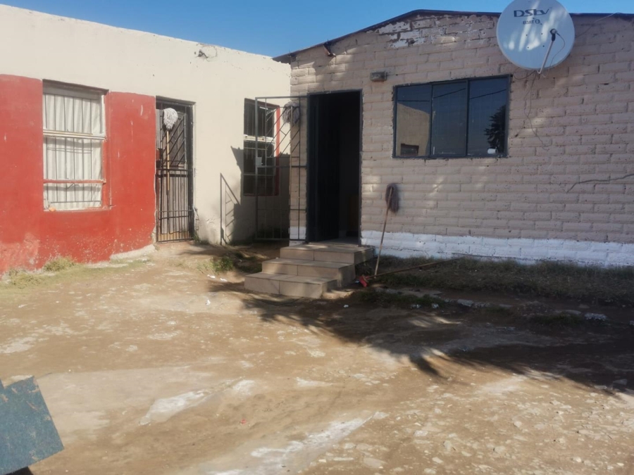 1 Bedroom Property for Sale in Olievenhoutbosch Gauteng