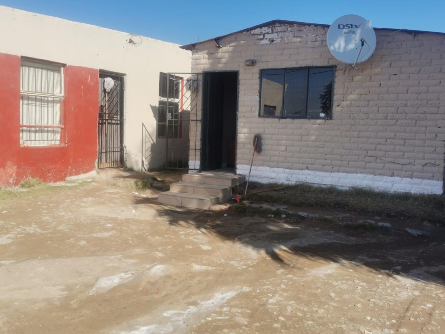 1 Bedroom Property for Sale in Olievenhoutbosch Gauteng