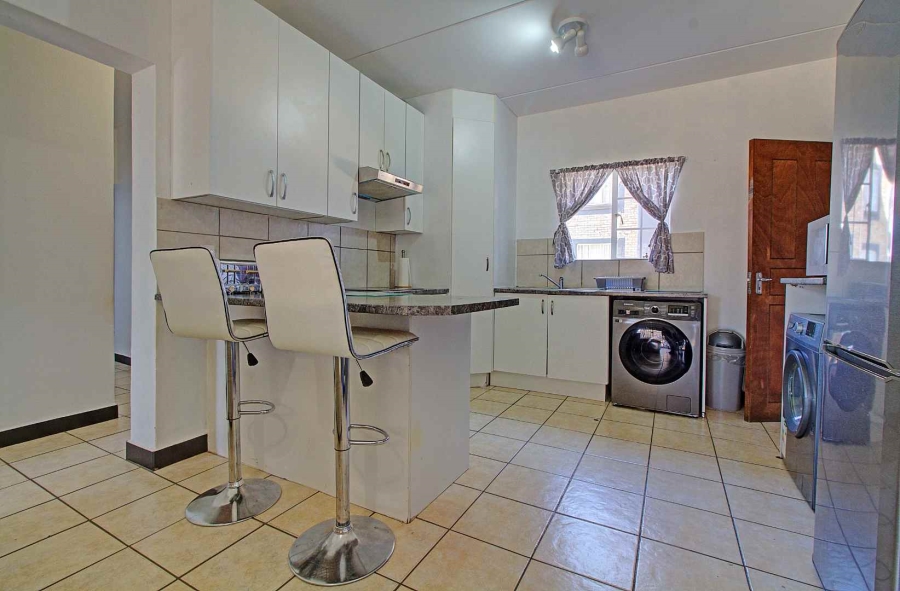 3 Bedroom Property for Sale in Wilgeheuwel Gauteng