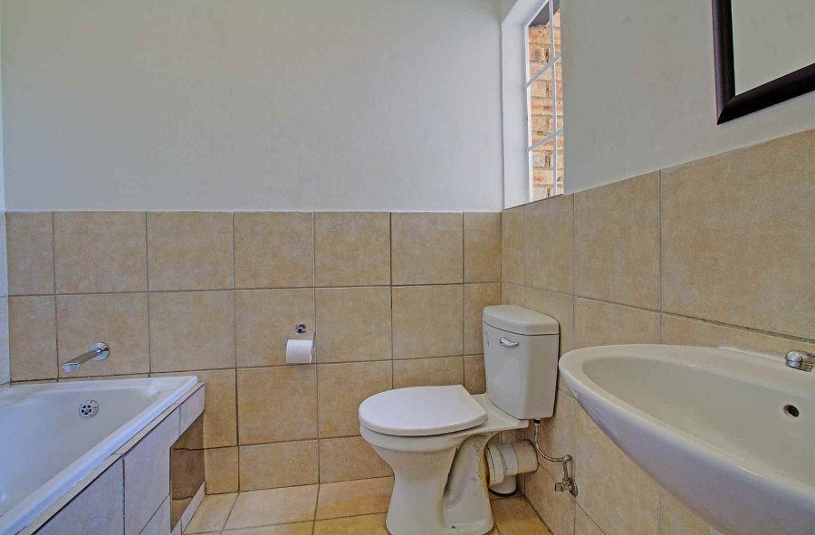 3 Bedroom Property for Sale in Wilgeheuwel Gauteng