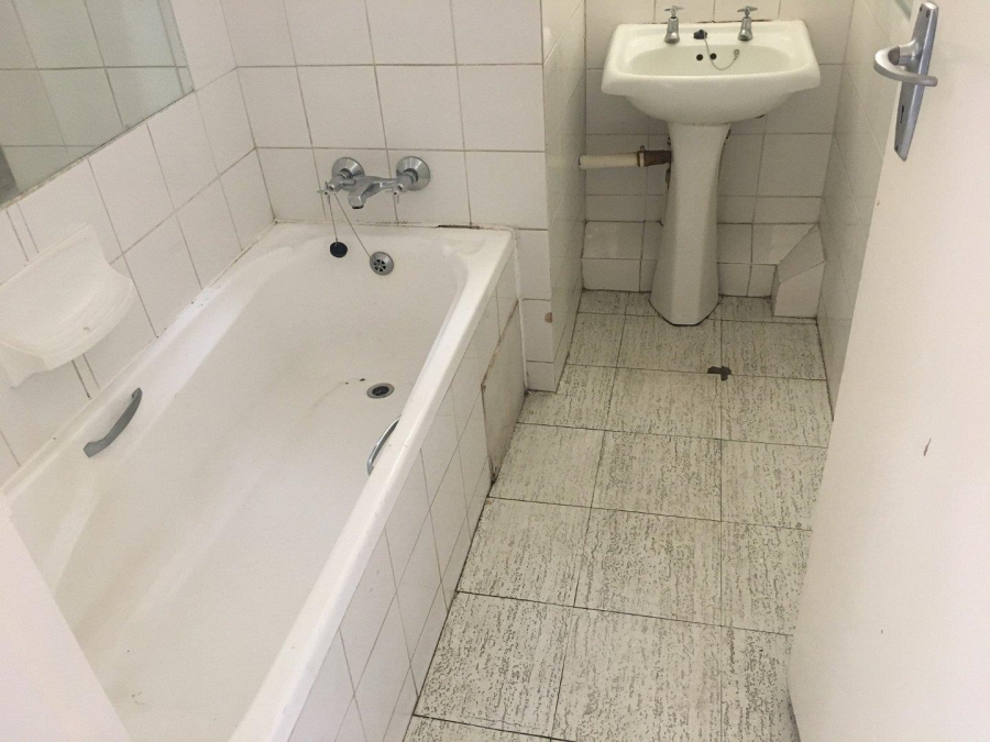 1 Bedroom Property for Sale in Illovo Gauteng