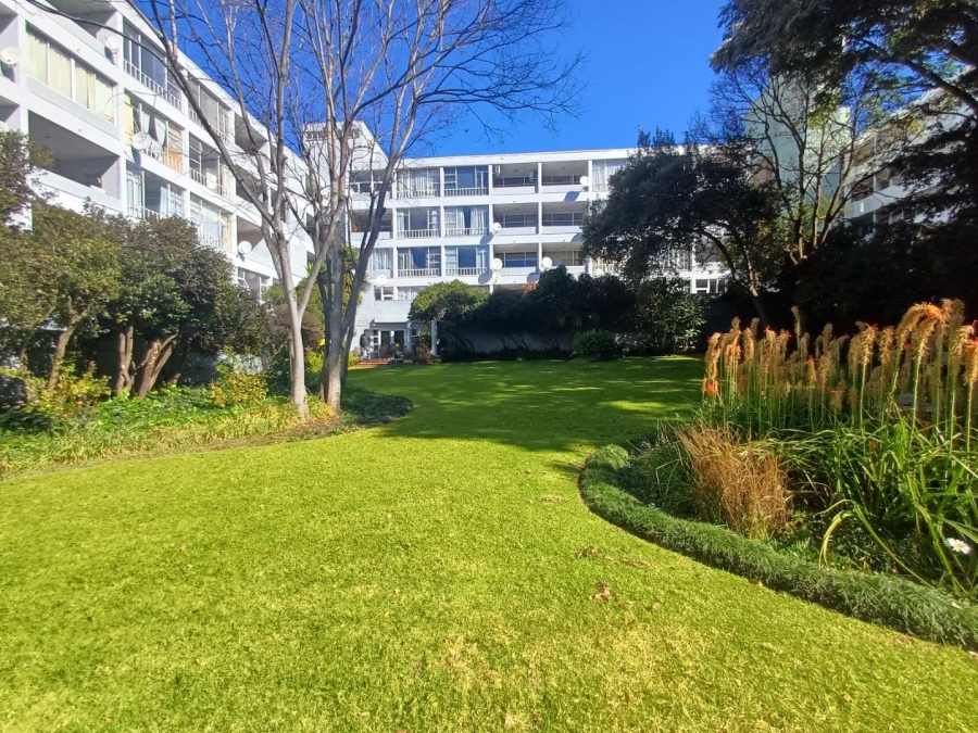 1 Bedroom Property for Sale in Illovo Gauteng