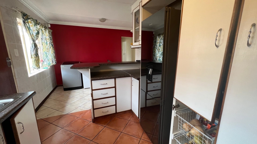 To Let 3 Bedroom Property for Rent in Mondeor Gauteng