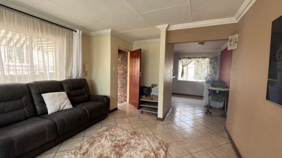 To Let 3 Bedroom Property for Rent in Mondeor Gauteng