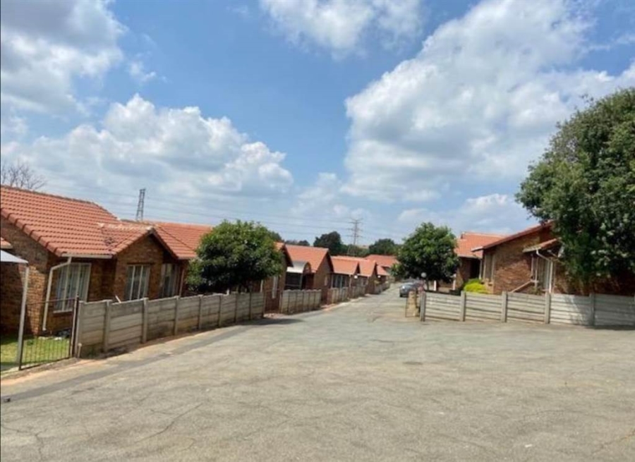 To Let 3 Bedroom Property for Rent in Mondeor Gauteng