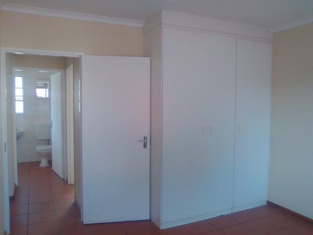 2 Bedroom Property for Sale in Die Hoewes Gauteng