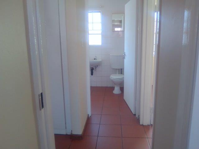 2 Bedroom Property for Sale in Die Hoewes Gauteng