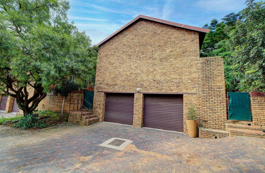 3 Bedroom Property for Sale in Wilgeheuwel Gauteng