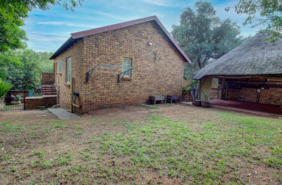 3 Bedroom Property for Sale in Wilgeheuwel Gauteng