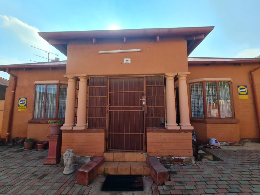 2 Bedroom Property for Sale in La Rochelle Gauteng