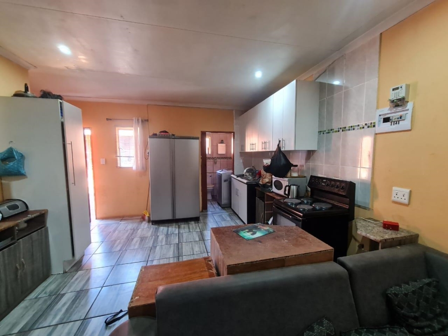 2 Bedroom Property for Sale in La Rochelle Gauteng