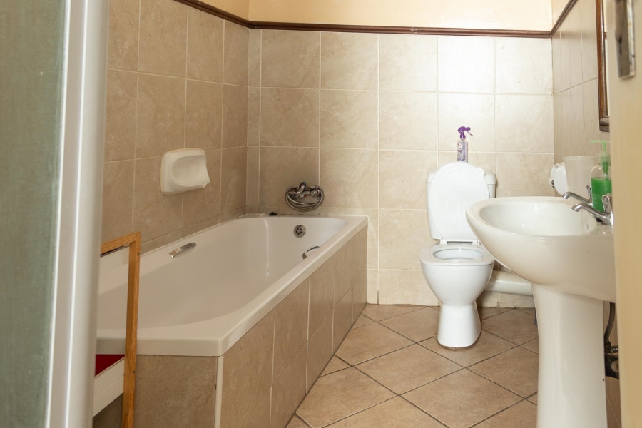 2 Bedroom Property for Sale in The Orchards Gauteng