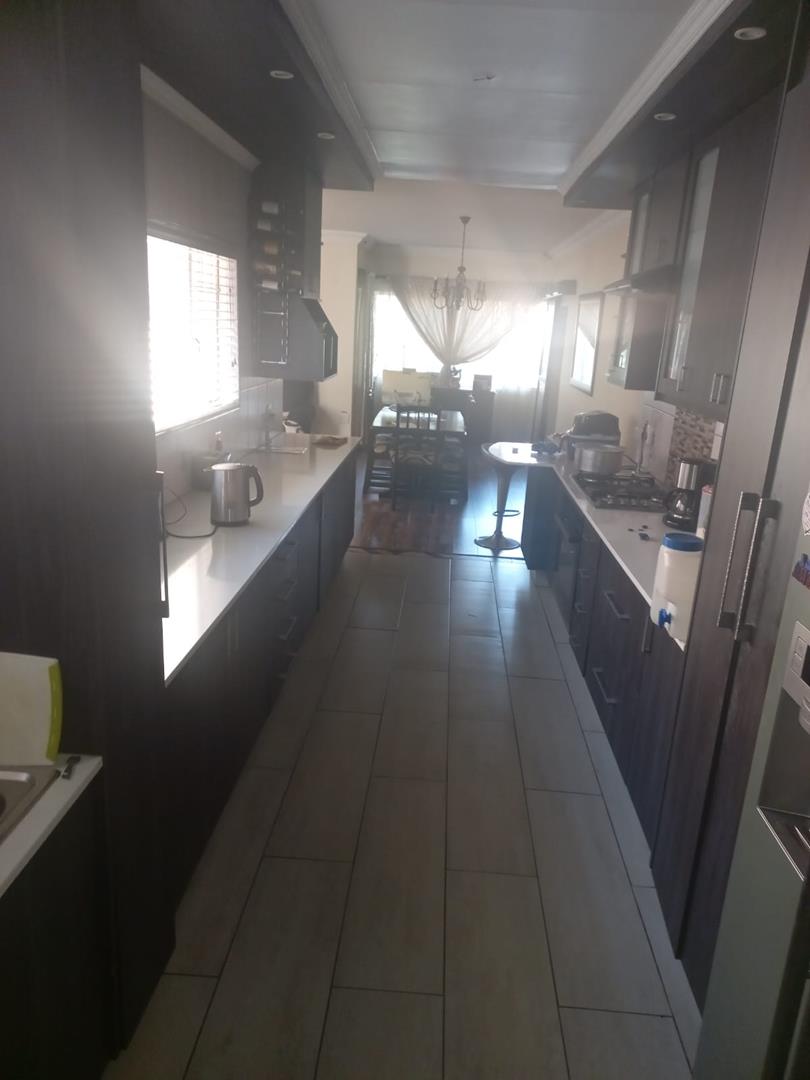 4 Bedroom Property for Sale in Doringkloof Gauteng