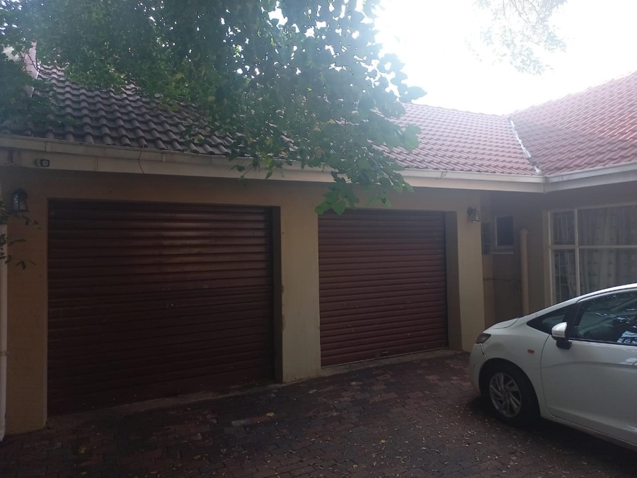 4 Bedroom Property for Sale in Doringkloof Gauteng