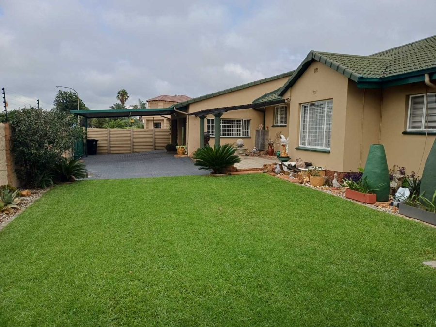 3 Bedroom Property for Sale in Brackendowns Gauteng