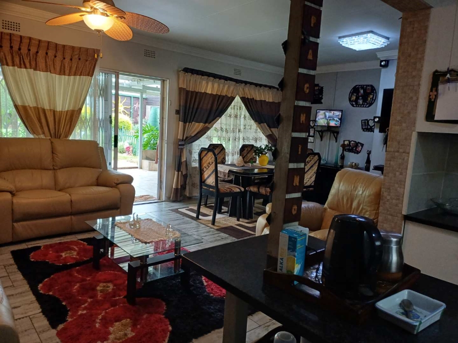 3 Bedroom Property for Sale in Brackendowns Gauteng