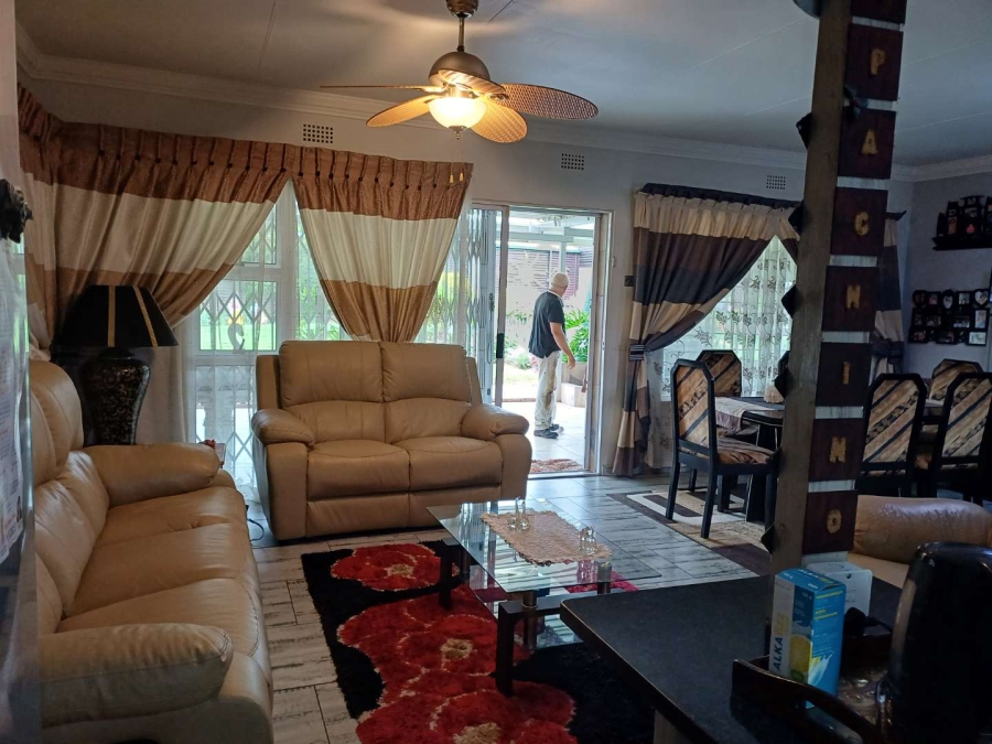3 Bedroom Property for Sale in Brackendowns Gauteng