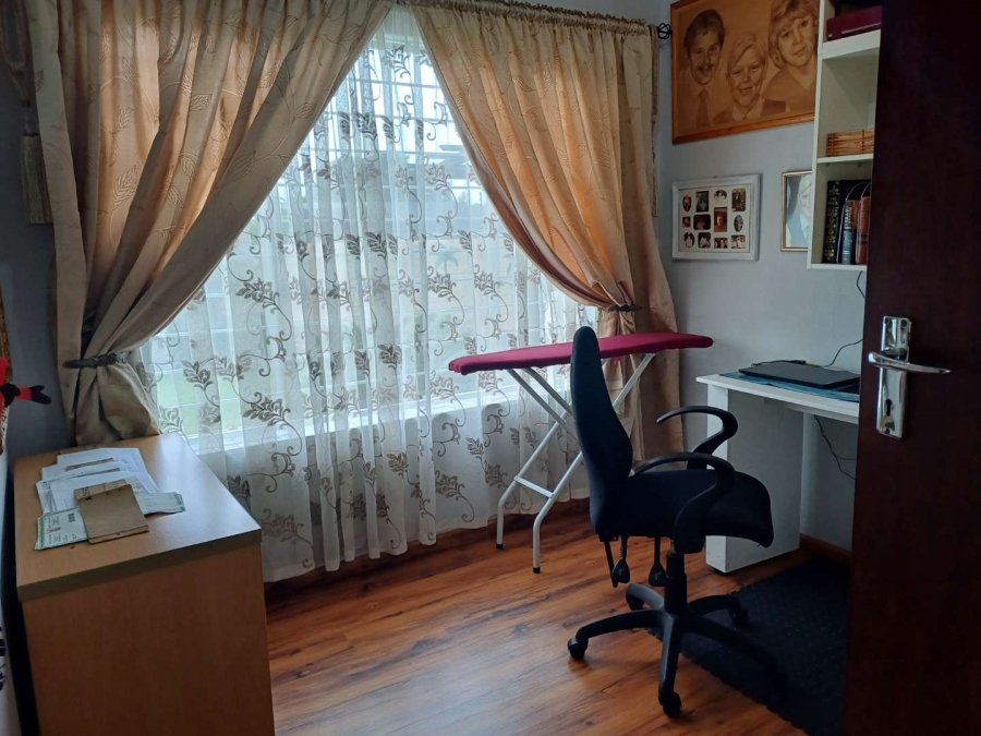 3 Bedroom Property for Sale in Brackendowns Gauteng