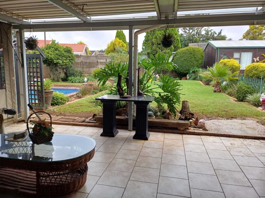 3 Bedroom Property for Sale in Brackendowns Gauteng