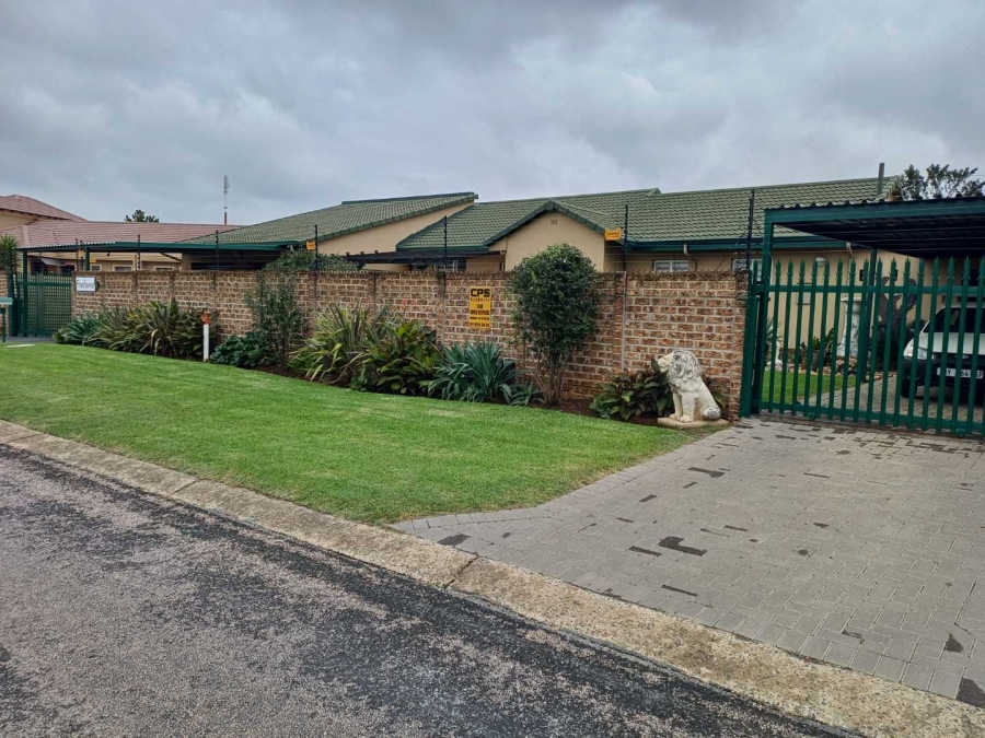 3 Bedroom Property for Sale in Brackendowns Gauteng