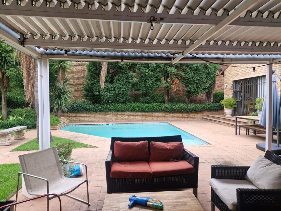 4 Bedroom Property for Sale in Benmore Gauteng