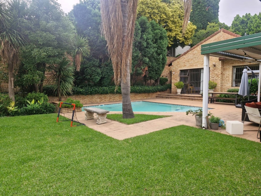 4 Bedroom Property for Sale in Benmore Gauteng