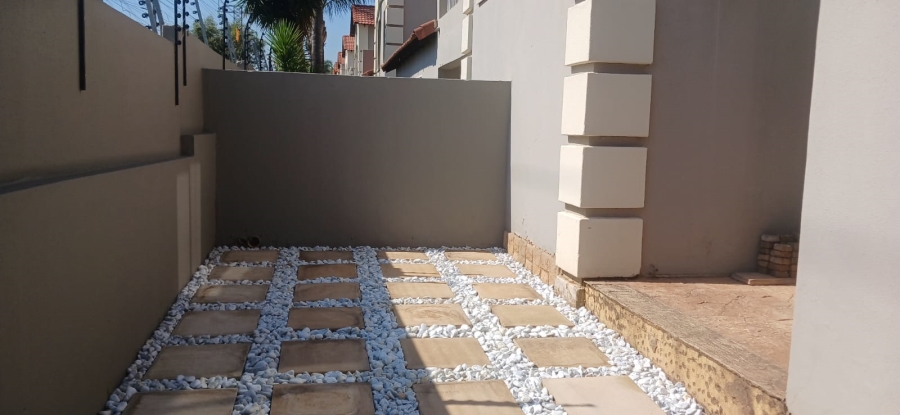 To Let 2 Bedroom Property for Rent in Sunninghill Gauteng