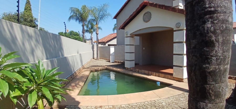 To Let 2 Bedroom Property for Rent in Sunninghill Gauteng