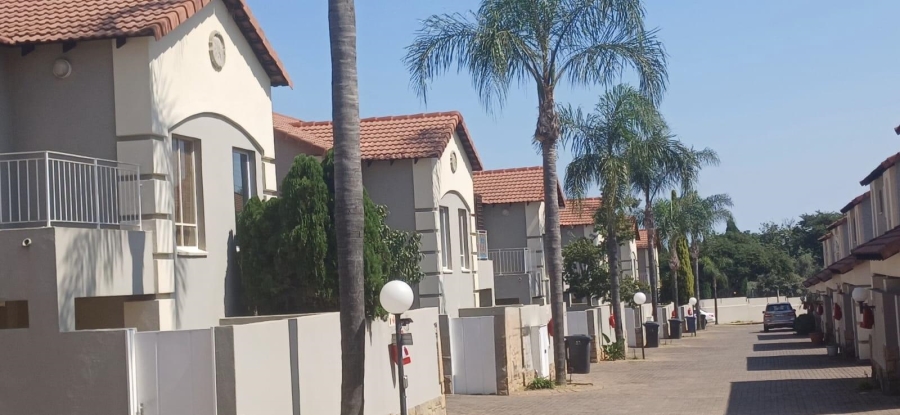 To Let 2 Bedroom Property for Rent in Sunninghill Gauteng