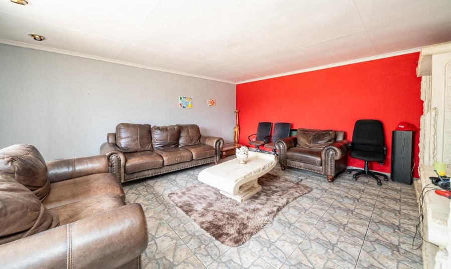 4 Bedroom Property for Sale in Brackenhurst Gauteng