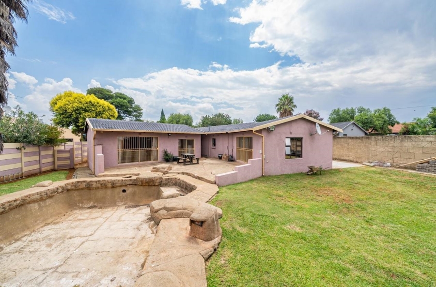 4 Bedroom Property for Sale in Brackenhurst Gauteng