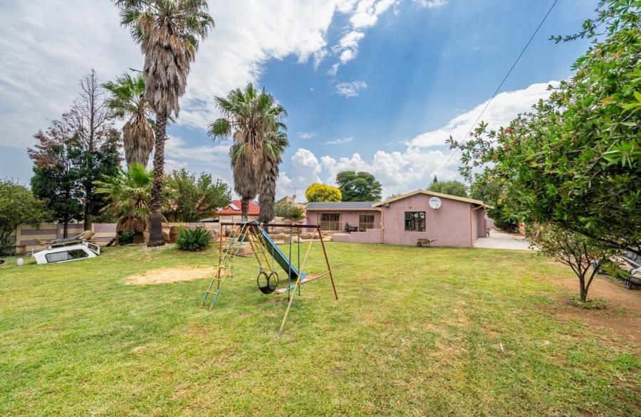 4 Bedroom Property for Sale in Brackenhurst Gauteng