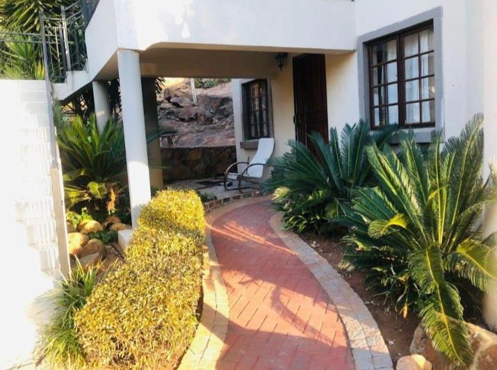 To Let 1 Bedroom Property for Rent in La Montagne Gauteng