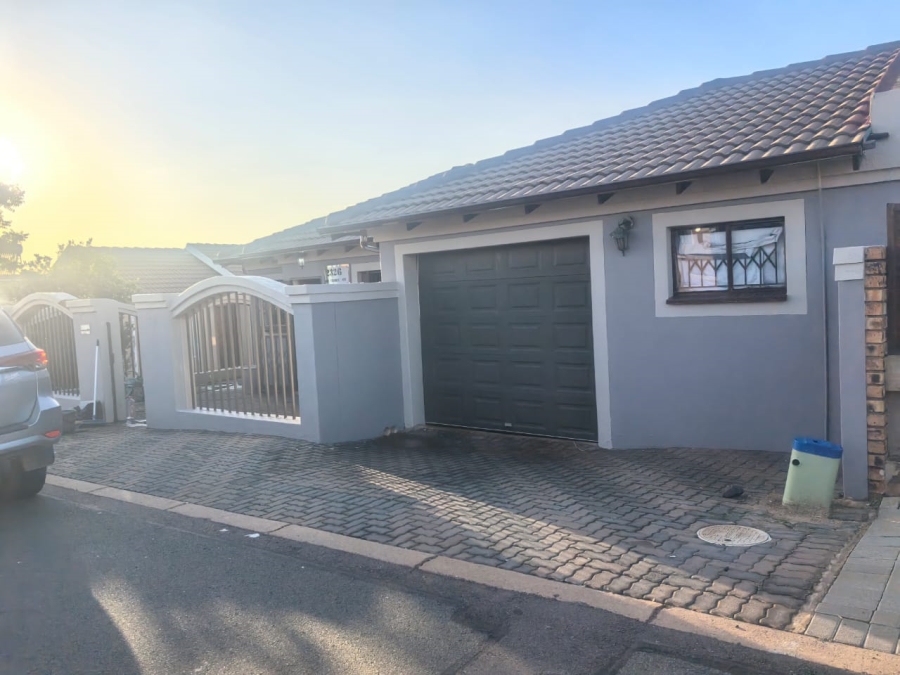 To Let 3 Bedroom Property for Rent in Rosslyn Gauteng