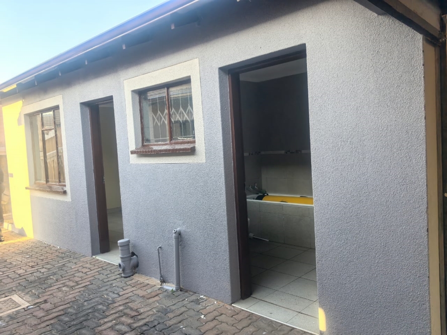 To Let 3 Bedroom Property for Rent in Rosslyn Gauteng
