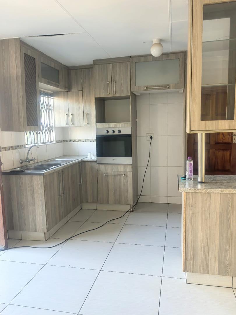To Let 3 Bedroom Property for Rent in Rosslyn Gauteng