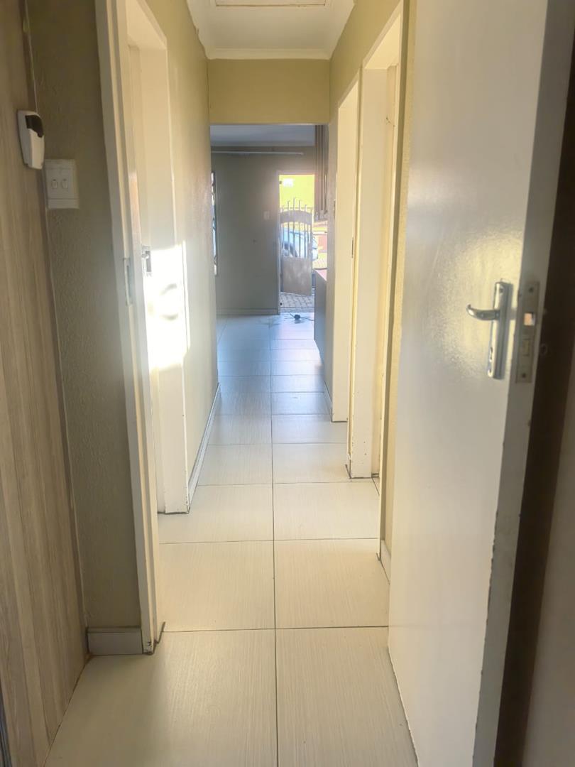 To Let 3 Bedroom Property for Rent in Rosslyn Gauteng