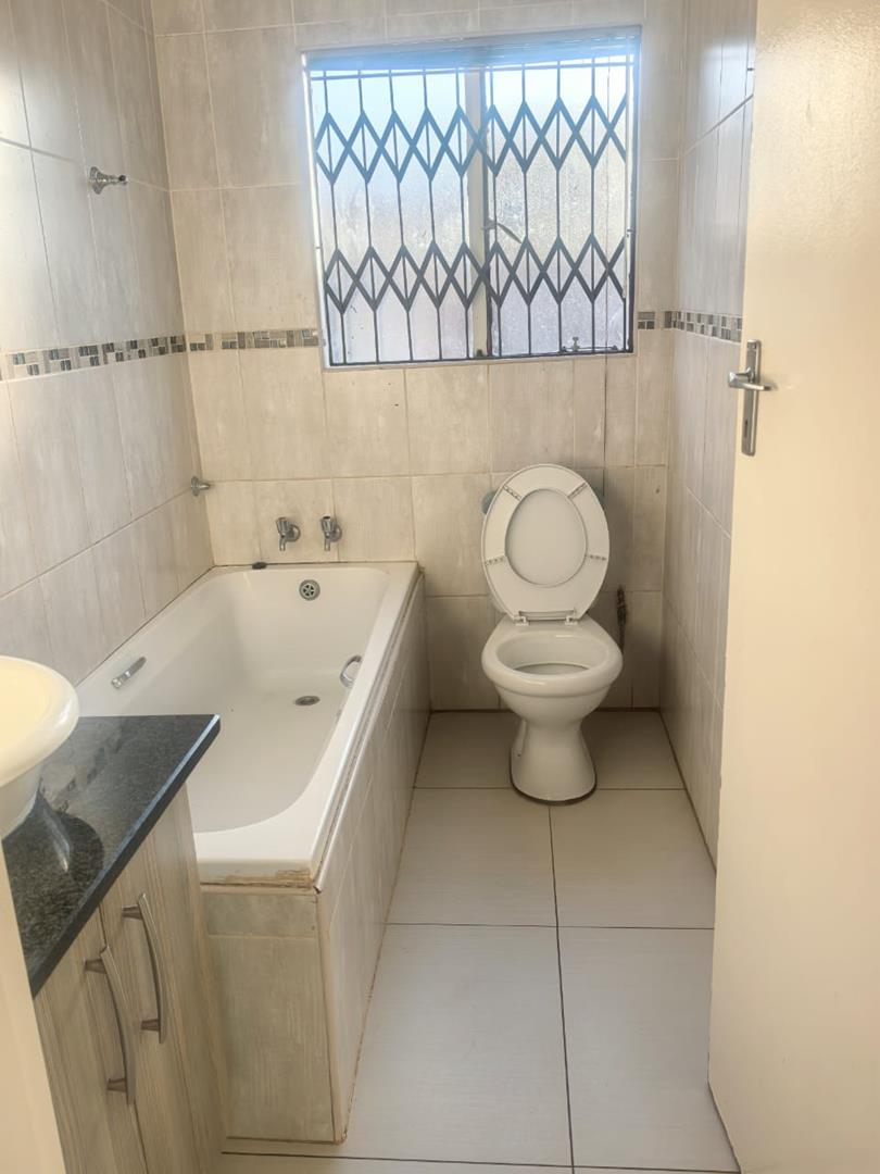 To Let 3 Bedroom Property for Rent in Rosslyn Gauteng