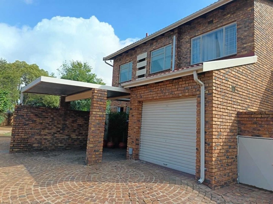 3 Bedroom Property for Sale in Brackenhurst Gauteng