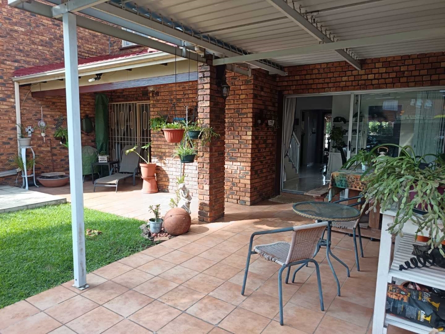3 Bedroom Property for Sale in Brackenhurst Gauteng