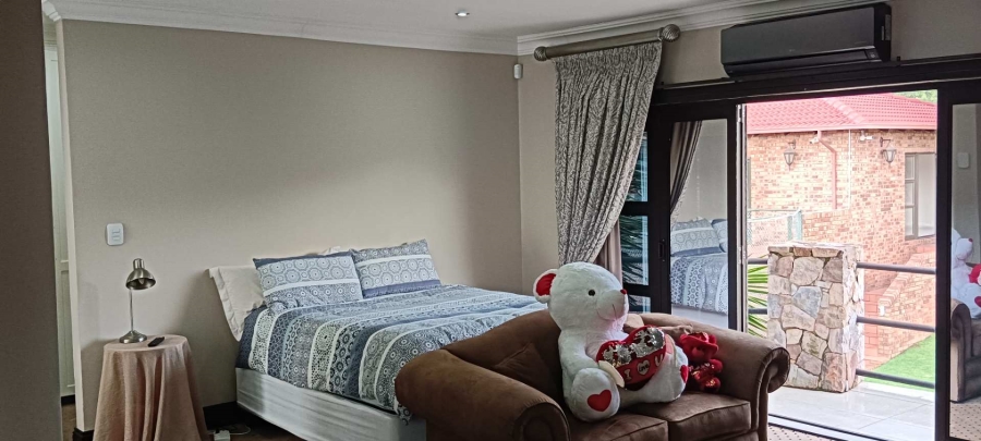 6 Bedroom Property for Sale in Meyersdal Gauteng