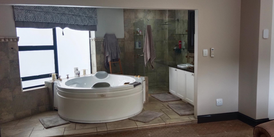 6 Bedroom Property for Sale in Meyersdal Gauteng